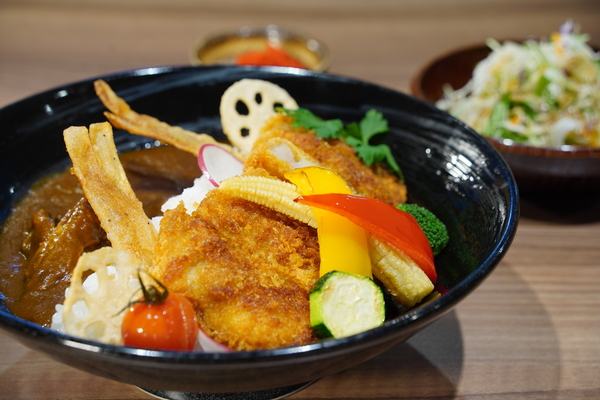 あか牛トンカツカレー