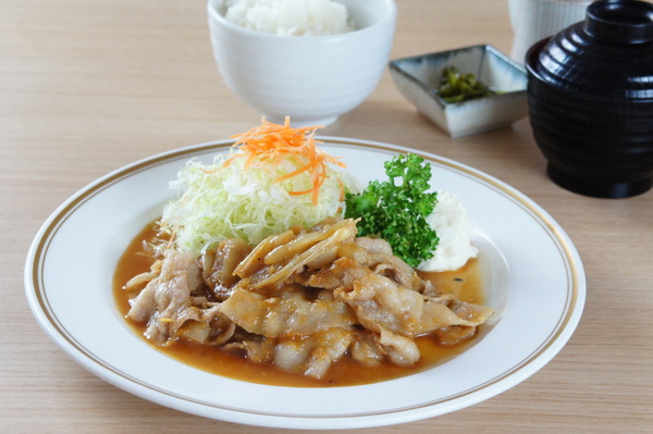 豚バラ肉の生姜焼き定食