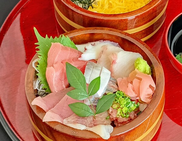 魚介7種盛り丼