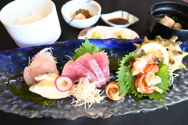 潮風お刺身御膳～港町の恵み～