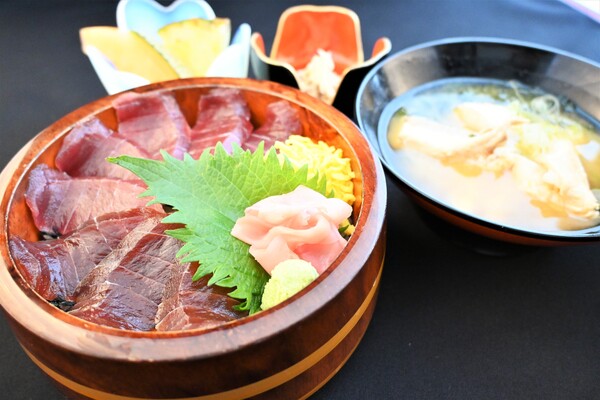 まぐろ丼（銚子港水揚げ）