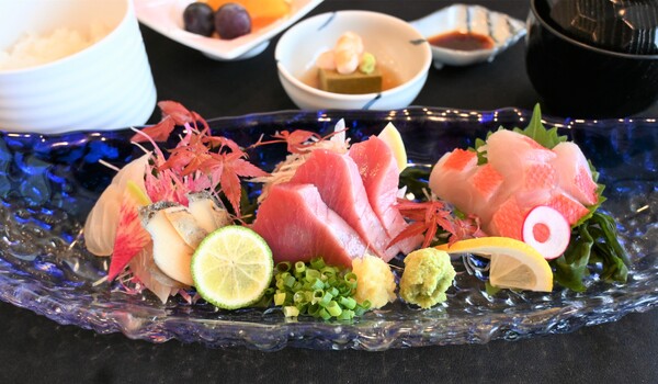 潮風お刺身御膳~港町の恵み~(勝浦東急ゴルフコースのレストラン)