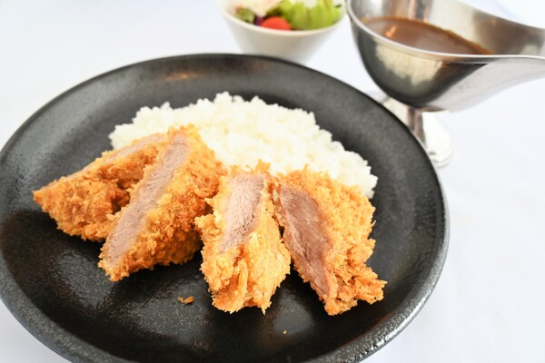 房総菜の花豚のヒレかつカレー