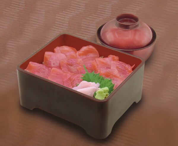 まぐろ鉄火重（三崎港直送）