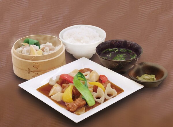 黒酢豚と肉焼売の中華膳