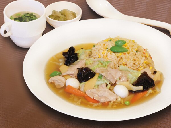 五目あんかけチャーハン