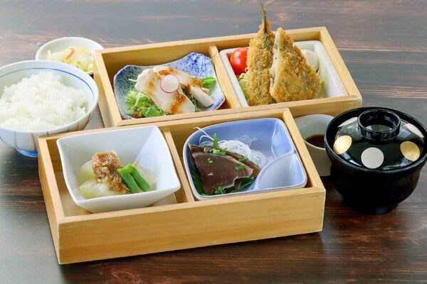 季美の森 彩り弁当