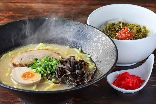 豚骨ラーメンとミニ高菜明太丼
