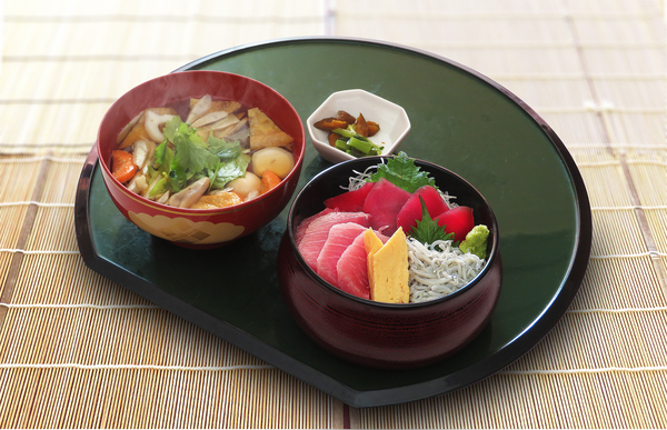 鮪と釜揚げしらす丼