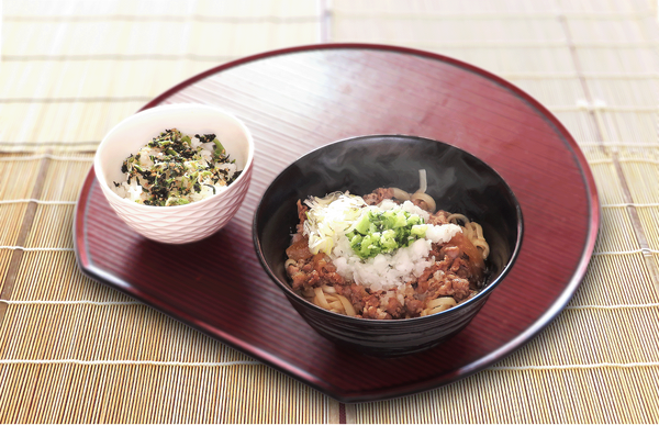 鬼おろし肉ぶっかけうどん