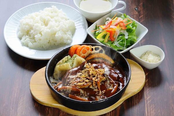 鉄板手捏ねハンバーグ