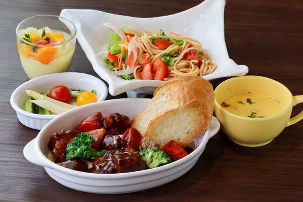 冷製パスタとビーフシチュー