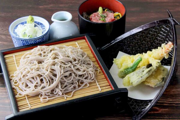 盛り蕎麦と季節の天婦羅