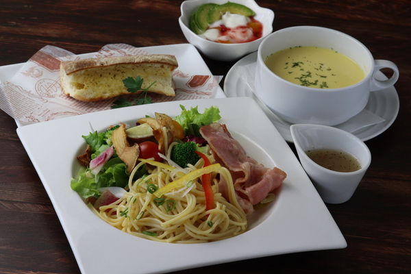 サラダランチ