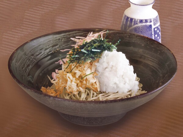 鬼おろしの大鉢ぶっかけ蕎麦