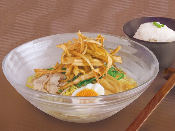 冷ったいらーめんと出汁の効いたとろろ飯