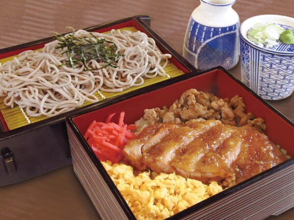 つくば鶏の照焼重とミニせいろ蕎麦