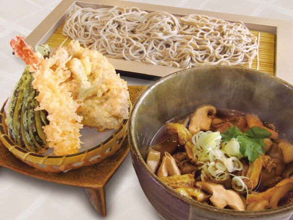 鶏ときのこのつけ蕎麦と天婦羅