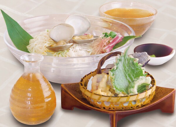 はまぐり出汁の素麺と鱧と季節野菜の天婦羅