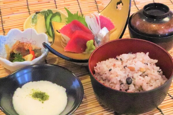 十五穀米の山かけ膳