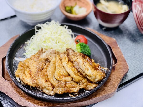 鉄板生姜焼き定食