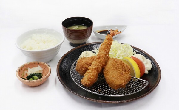 ミックスフライ定食