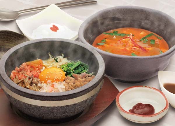 石焼ビビンバとチゲスープ