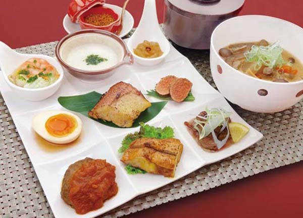 お惣菜と豚汁膳