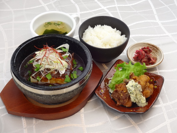 石焼麻婆豆腐膳とつくば鶏のチキン南蛮