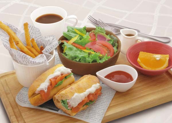 スモークサーモンとクリームチーズサンド