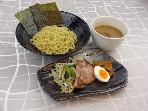 濃厚、魚介豚骨つけめん
